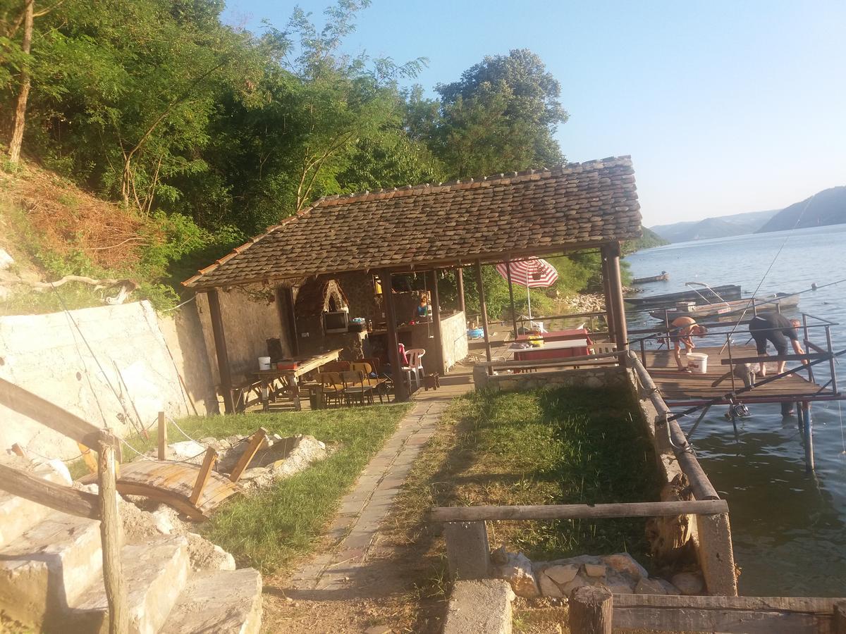 Chalet Ljubicine Kolibe Golubinje Экстерьер фото