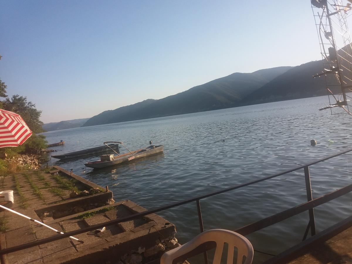 Chalet Ljubicine Kolibe Golubinje Экстерьер фото